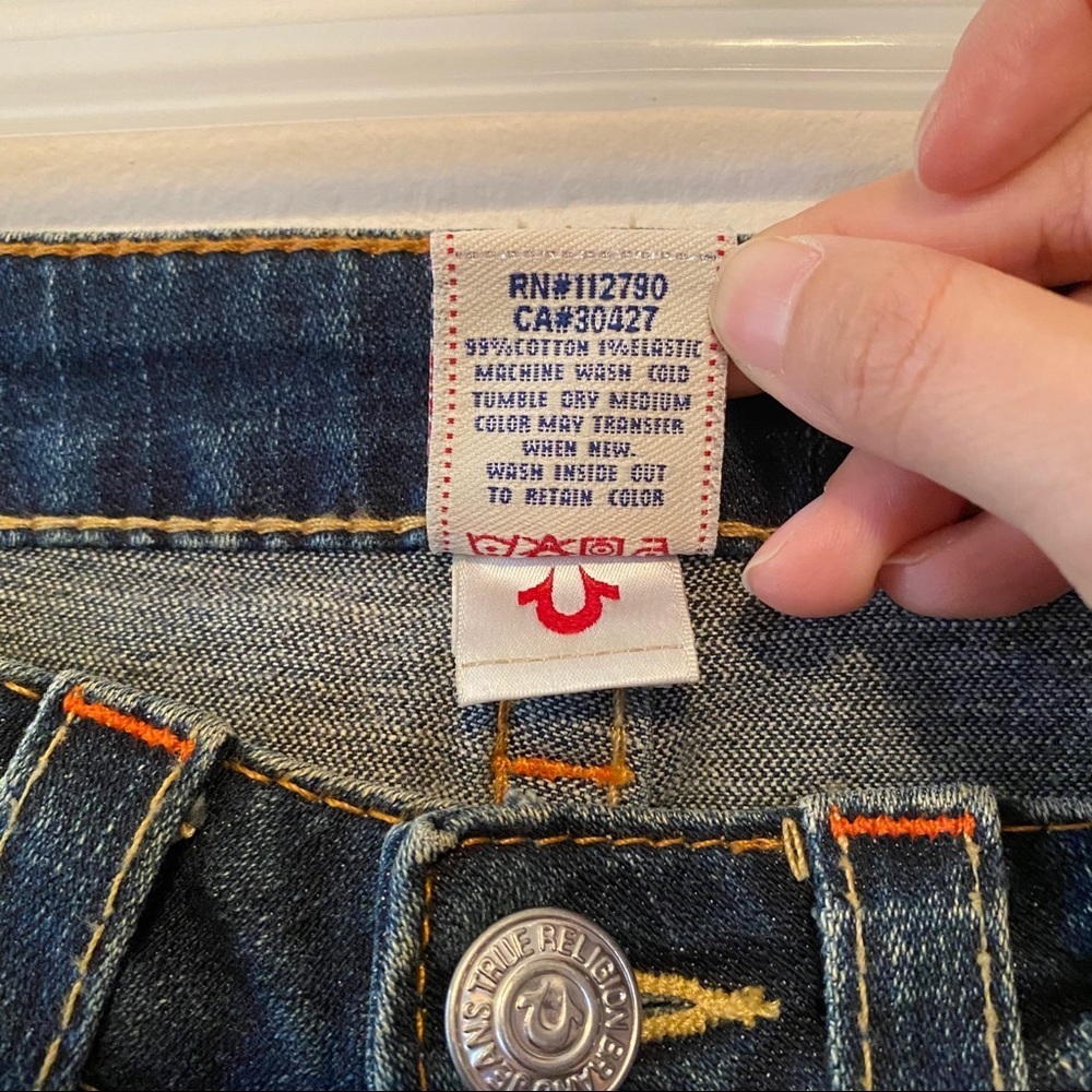 TRUE RELIGION Straight Leg Cropped Denim Capris Size 27 - Picture 6 of 9